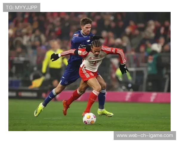 凯恩的经典一击：弧顶停球后顺势推射，瞬间征服全场